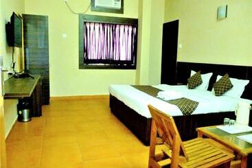 Hotel Empire Gandhidham