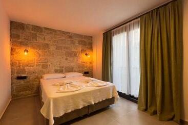 Bed and Breakfast Mira House