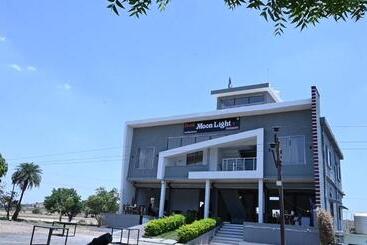 Hotell Moonlight & Restaurant