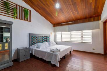 Pensão Casanova Suites & Hostel