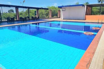 هتل Agulu Lake Resort And Conference Centre