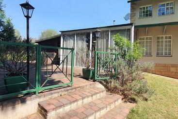 Pension The Manor House Dullstroom