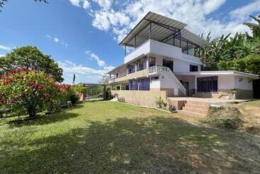 Nuevo Hotel Morada En El Centro Del Eje Cafetero