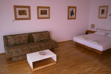 تختخواب و صبحانه Villa Flaga