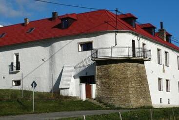 Ubytování Na Tvrzi