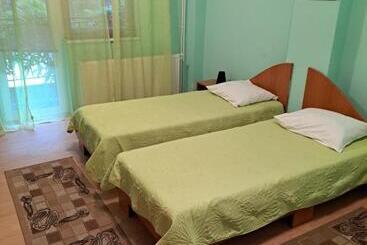 هتل Pensiunea Floriana