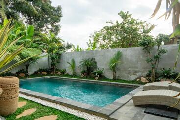 膳宿费 Baran Swaha Villa