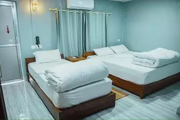هتل Deurali Guest House