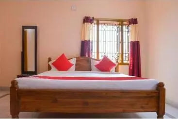 Hotel Caroline Stay Near Kiit University Budget Friendly Couple Friendly Best Seller