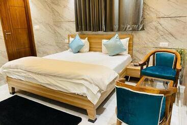 هتل Lajpat Nagar Luxury Rooms