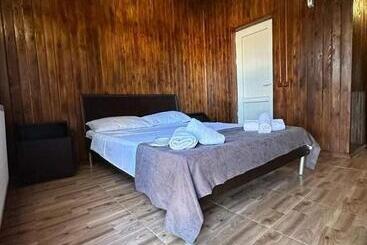 هتل Maria S Guest House