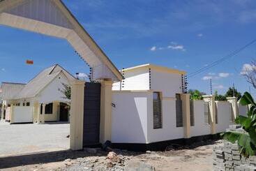 Hotel Solomon Village Lodge