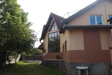 Pensione Egyszerű és Nagyszerű Ház Frasinului