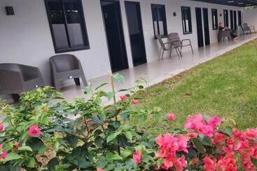 هتل کپسول Hospedaje Santa Sofía