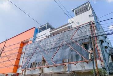 Hotel Reddoorz Plus At D San Residence Buah Batu