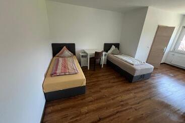 Retkeilymaja Pensionszimmer Mit Gemeinschaftsküche