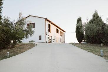 Bed and Breakfast Casa Mavàl