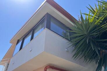 Bed and Breakfast The Blue Window Rooms 300m From Sea