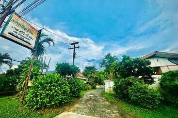 Hotel แฮปปี้รีสอร์ทเขื่องใน