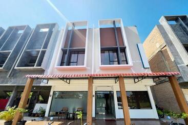 Hotel Arsya Homestay Mitra Reddoorz