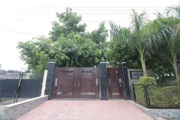 The Leela S Paradise