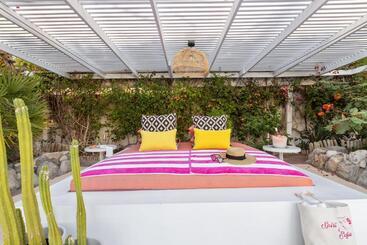 酒店 Natural Palm Springs Escape Poolside Plus Downtown