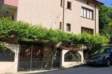 Pensão къща росена   стаи за гости