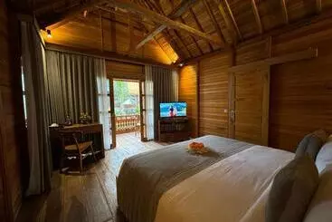 Bed and Breakfast Harmony Wooden Villas