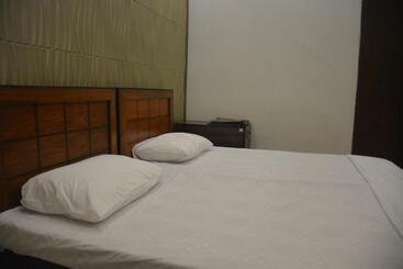 تختخواب و صبحانه Ukasha Guest House