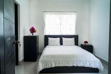 هتل آپارتمان Caracol Villas Sa