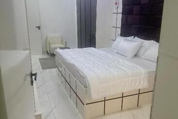 پانسیون Zizi Luxury Homes & Apartments House 4