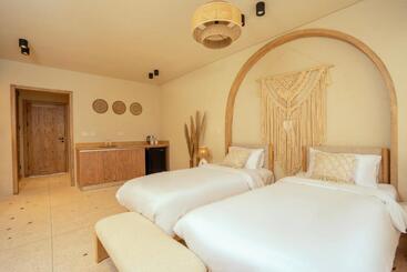 استراحتگاه Makai Cabanas Seashore By Hyde Park