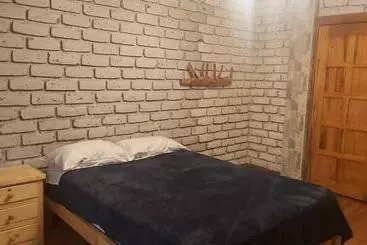 Bed & Breakfast Dystopia Hostel   All Day Breakfast