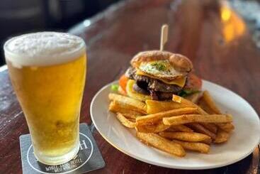 בית מלון כפרי The White Tank