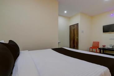 Hotel Oyo Dolphin Inn Residency