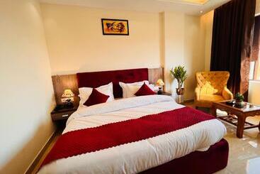 Hotell Ganges Blossam, Haridwar Rishikesh Road   A Four Star Luxury