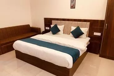 ホテル Divine Ganga   Luxury Comfort ! Travellers Delight ! Budget Friendly ! Prime Location ! Guest Favour