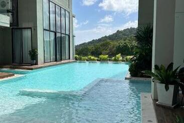 펜션 The Viva Patong