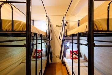 Zen Hostel Vicente Cruz Manila