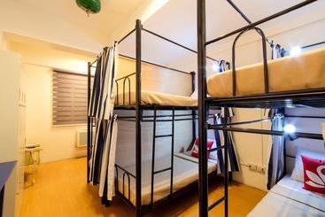 Zen Hostel Vicente Cruz Manila