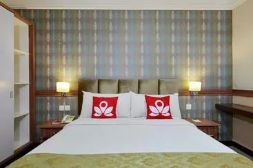 Hotel Zen Rooms Singosaren