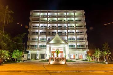 Hotel The Palm Bay Resort