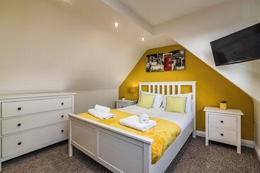 膳宿费 Dovecote House