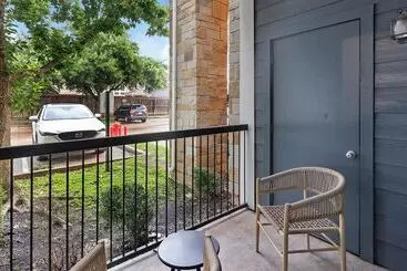 Riverpark Apartments By Barsala