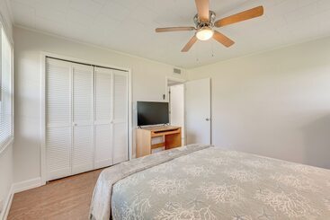 별장 Walk To Ocean: Pet Friendly Home In Pcb!