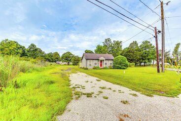 Landhus Tyaskin Retreat W/ Deck   Across From The Water!