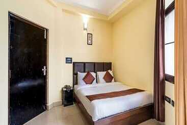 Flutter Hotels & Resort