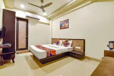 Hotel Fabexpress Anmol Palace