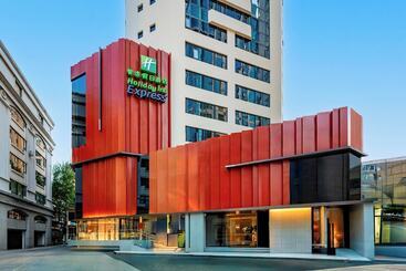 هتل Holiday Inn Express Shanghai Jing An Temple, An Ihg