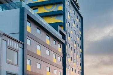 Yello Hotel Harbour Bay